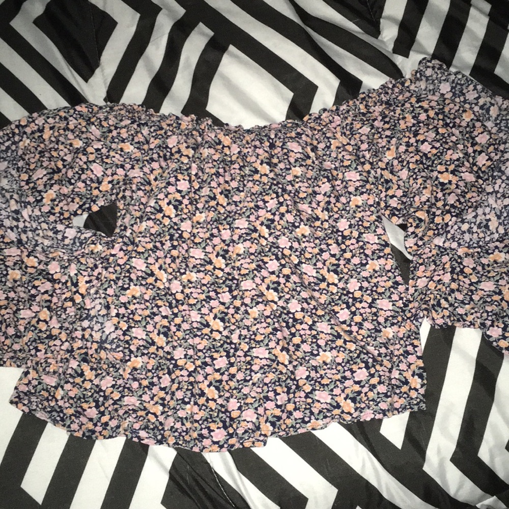 American Eagle off the shoulder crop top